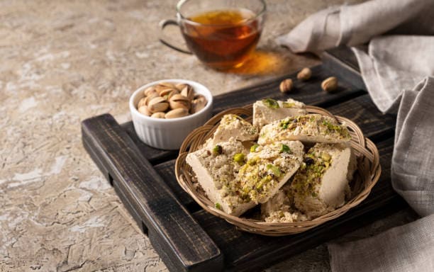 تصویر 1 از حلوا ارده زعفرانی اصیل با بافت لطیف و خوش عطر